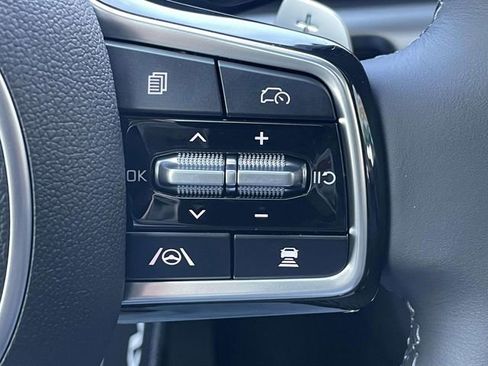 New 2026 Kia Carnival SX w/ SX Dark Edition Package FWD image 33