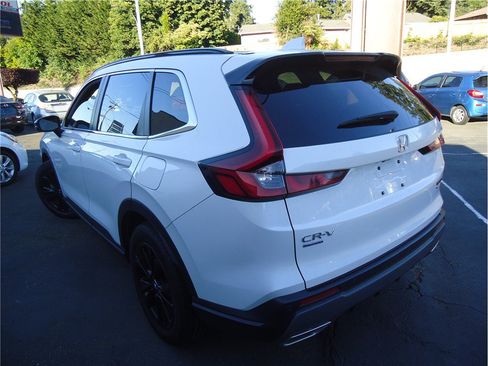 Used 2025 Honda CR-V Sport Touring image 9