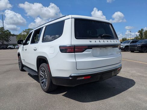 Used 2024 Jeep Wagoneer Series II w/ Flexible Seating Group RWD image 6