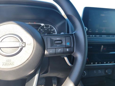 Used 2022 Nissan Rogue SV AWD/4WD image 16