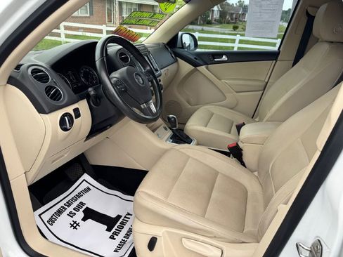 Used 2017 Volkswagen Tiguan S image 8