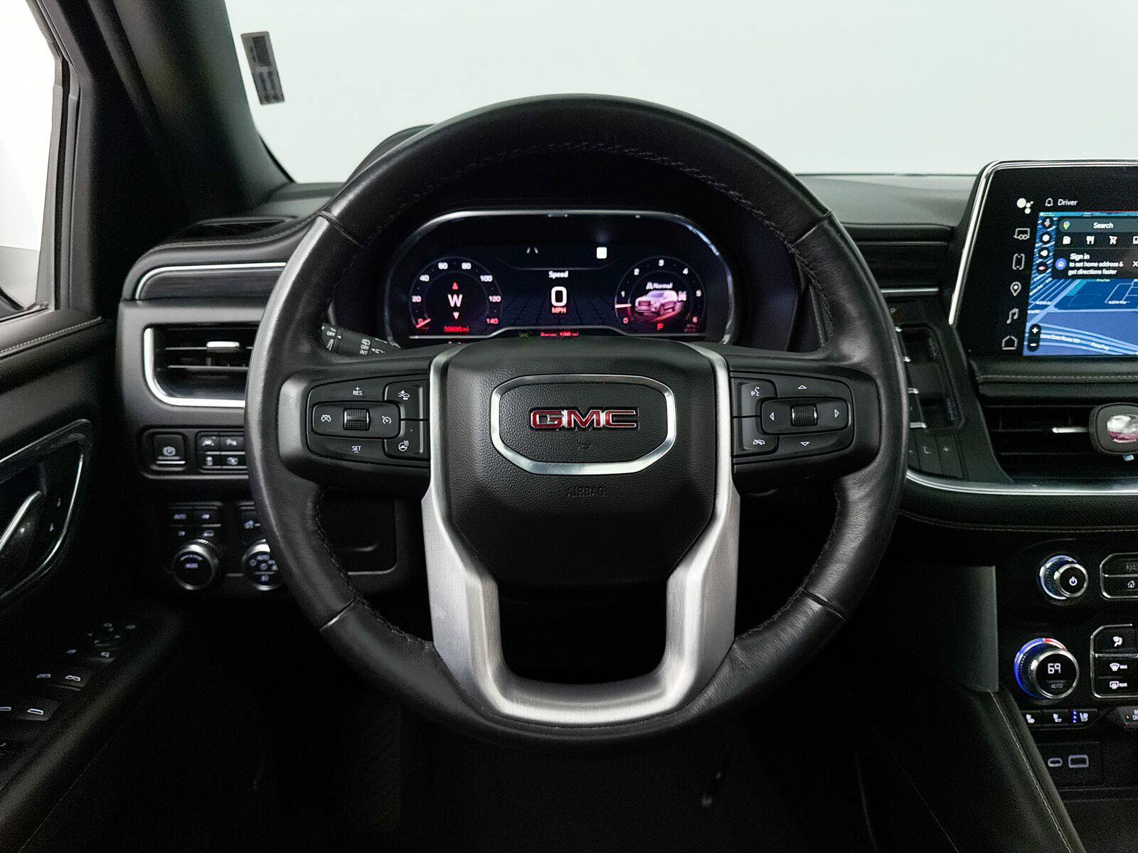 Used 2022 GMC Yukon SLT w/ SLT Premium Package AWD/4WD image 4