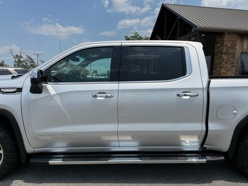 Used 2021 GMC Sierra 1500 SLT AWD/4WD image 37