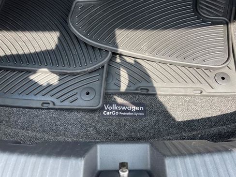 Used 2013 Volkswagen Beetle TDI FWD image 93