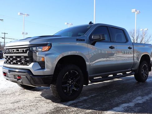 Used 2024 Chevrolet Silverado 1500 Custom Trail Boss w/ LPO, Dark Essentials Package image 9