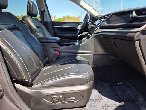 Used 2022 Jeep Grand Cherokee L Limited image 10