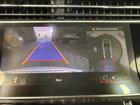 Used 2022 Audi Q7 Premium Plus image 29