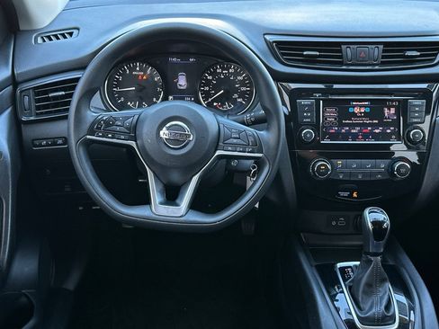Used 2019 Nissan Rogue Sport S image 13