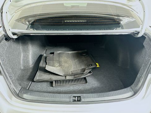 Used 2025 Toyota Corolla LE image 27