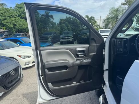 Used 2018 Chevrolet Silverado 2500 W/T w/ WT Fleet Convenience Package image 9