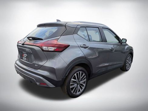 Used 2024 Nissan Kicks SV FWD image 4