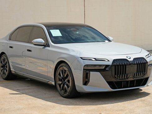 Used 2023 BMW 740i w/ Parking Assistance Package RWD image 64
