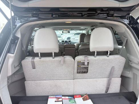 Used 2013 Toyota Highlander Limited AWD/4WD image 11