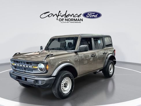 New 2025 Ford Bronco 4-Door image 3
