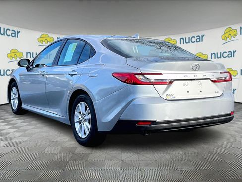 Used 2025 Toyota Camry LE image 4
