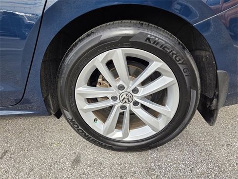 Used 2020 Volkswagen Passat 2.0T SE image 18