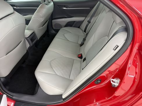 Used 2022 Toyota Camry SE FWD image 21
