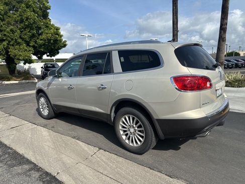 Used 2008 Buick Enclave CXL w/ Entertainment Package #1 image 9
