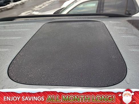 Used 2023 Chevrolet Traverse Premier w/ Redline Edition image 11