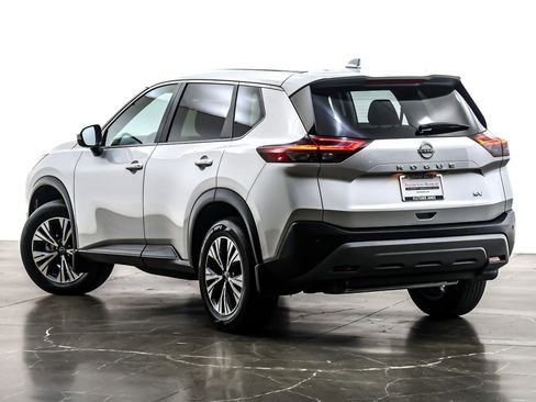 Used 2023 Nissan Rogue SV image 12