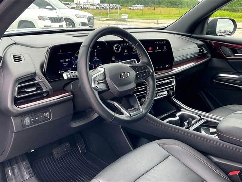 Used 2025 Chevrolet Traverse Z71 AWD/4WD image 14