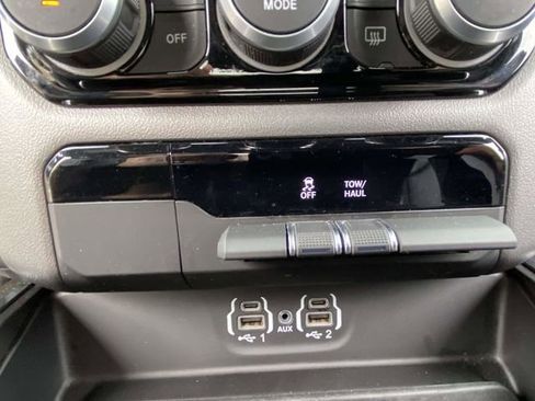 Used 2024 RAM 1500 Laramie image 19