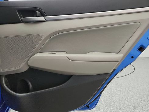 Used 2017 Hyundai Elantra SE FWD image 27