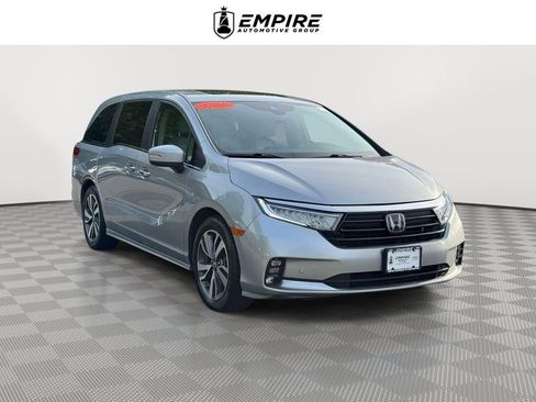 Used 2023 Honda Odyssey Touring image 1