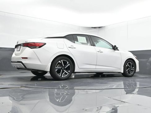 Used 2024 Nissan Sentra SV FWD image 41