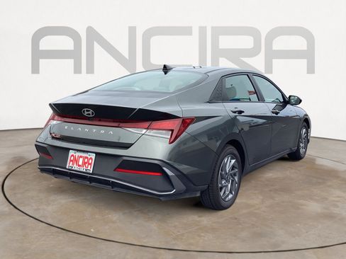 Used 2024 Hyundai Elantra SEL FWD image 14