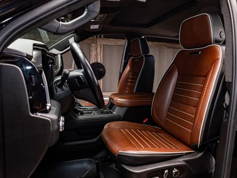 Used 2024 GMC Sierra 3500 Denali Ultimate image 25