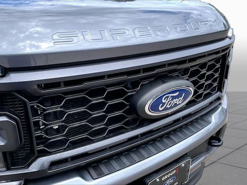 Certified 2024 Ford F250 Lariat w/ Lariat Ultimate Package AWD/4WD image 30