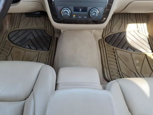 Used 2008 Cadillac DTS image 17