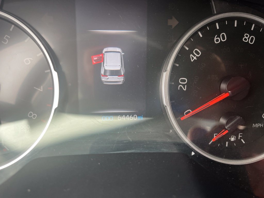 Used 2021 Toyota RAV4 LE FWD image 4