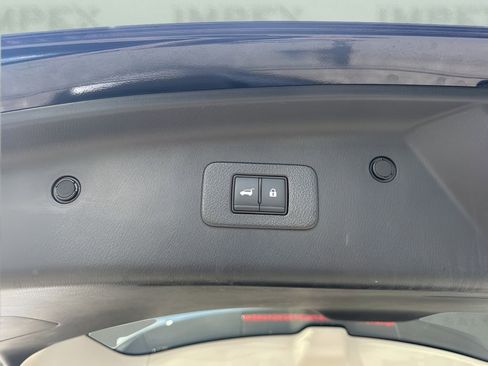 Used 2024 Nissan Armada Platinum w/ Captain's Chairs Package image 33