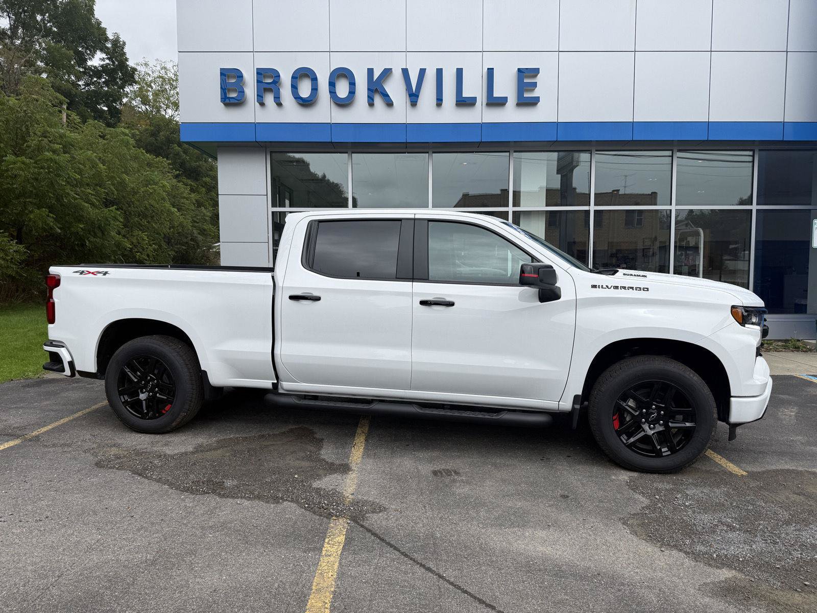 New 2026 Chevrolet Silverado 1500 RST w/ Redline Edition AWD/4WD image 4