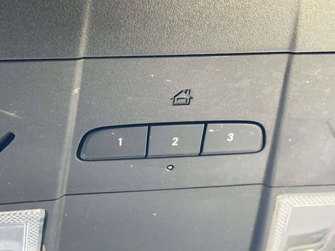 Used 2018 Cadillac XT5 AWD image 32