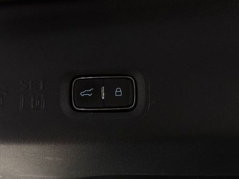 Used 2025 Ford Expedition Active AWD/4WD image 28