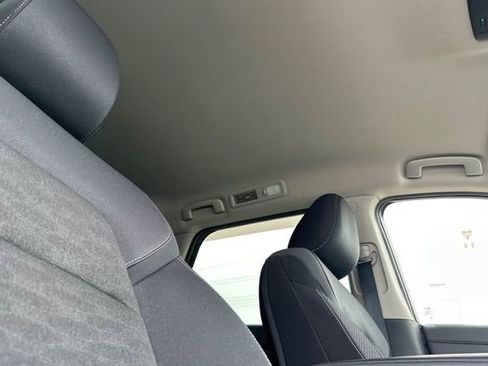 Used 2025 Nissan Pathfinder SV FWD image 17