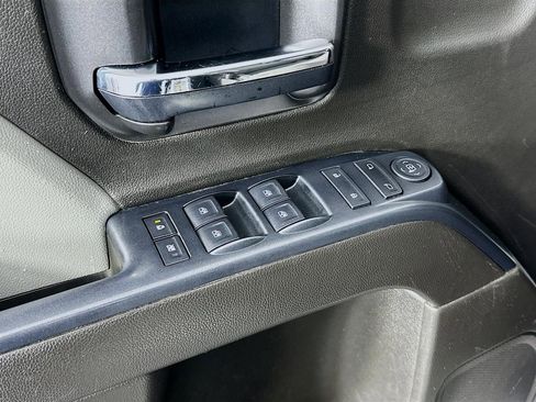 Used 2017 Chevrolet Silverado 1500 Custom w/ Custom Convenience Package AWD/4WD image 19