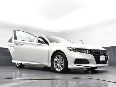 Used 2018 Honda Accord LX image 28