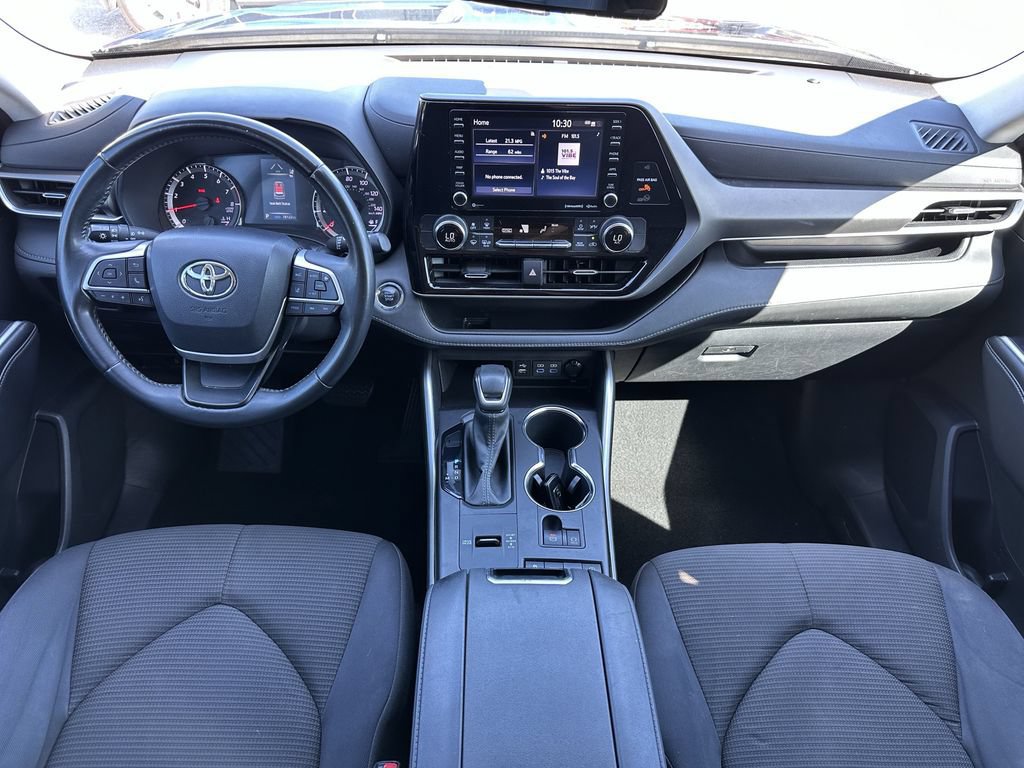 Used 2022 Toyota Highlander LE FWD image 14