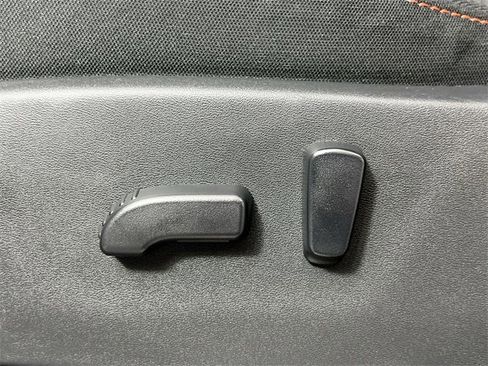 Used 2022 Nissan Frontier PRO-4X w/ Technology Package image 26