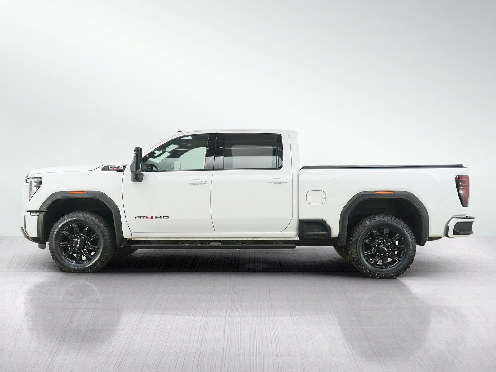 Used 2024 GMC Sierra 2500 AT4 w/ AT4 Preferred Package AWD/4WD image 2
