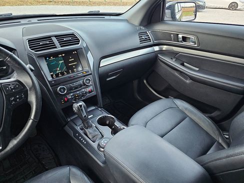 Used 2018 Ford Explorer XLT w/ Equipment Group 202A image 41
