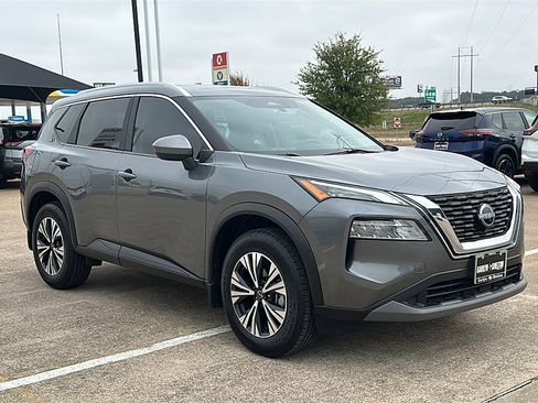 Used 2023 Nissan Rogue SV w/ SV Premium B Package image 10