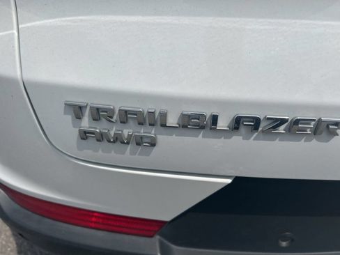 Used 2024 Chevrolet TrailBlazer LT w/ Convenience Package AWD/4WD image 12
