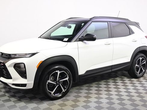 Used 2023 Chevrolet TrailBlazer RS w/ Convenience Package AWD/4WD image 2