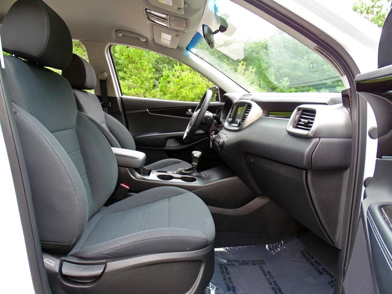 Used 2020 Kia Sorento LX FWD image 42