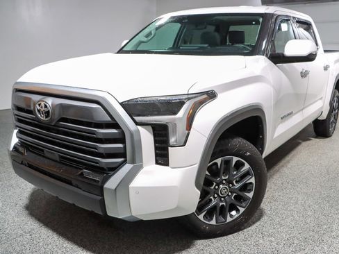 Used 2023 Toyota Tundra Limited w/ Power Package AWD/4WD image 31